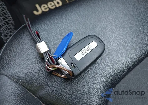 2017 Jeep Compass Latitude из США, поврежденный, VIN 3C4NJDBB1HT680207